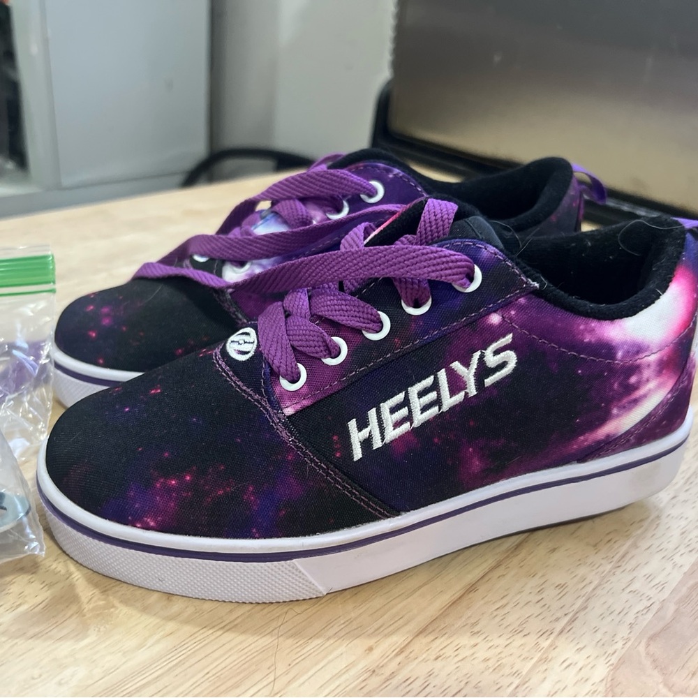 Heelys Purple Black Sneakers Velvet Texture